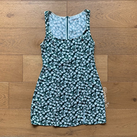 ❌[SOLD]❌Reformation Noha Dress || Cilantro - Picture 4 of 16
